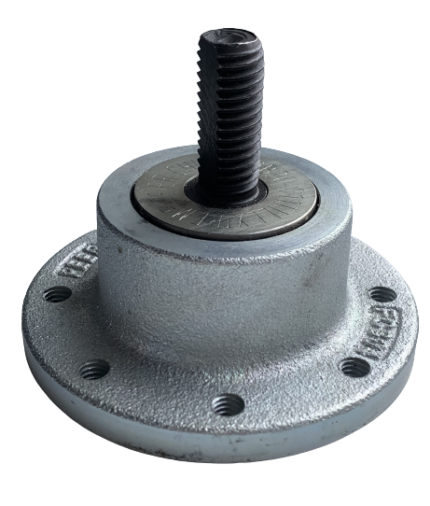 Service kits for Yetter residue managers. Sealed bearing in hub to update 4 bolt hubs as well as replace newer 8 bolt hubs. Includes necessary hardware.